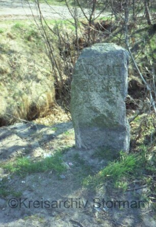 Stuvenborn (Kreis Segeberg): auf Grenze zu Seth: Grenzstein Adeliges Gut Borstel 1827