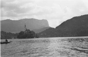 Marienkirche im Bleder See : Die Kirche Mariä Himmelfahrt auf einer kleinen Insel im Bleder See.