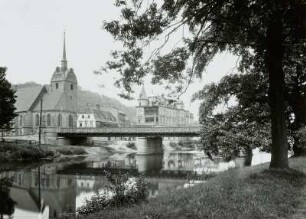 Gera, Stadtansicht : Gera. Blick über die Weiße Elster mit Straßenbrücle gegen die Sankt Marienkirche von Südosten