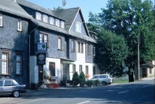 Gaststätte und Pension "Zur Linde" an der Straße