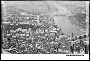 Dresden, Blick auf Altstadt mit Marienbrücke und Augustusbrücke, Luftbild