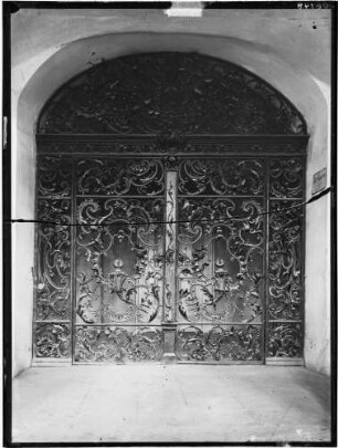 Schöntal Kloster Schöntal Neue Abtei Treppenhaus Schmiedereisenes Gitter mit dem Wappen des Abtes Brunnquell (um 1766)