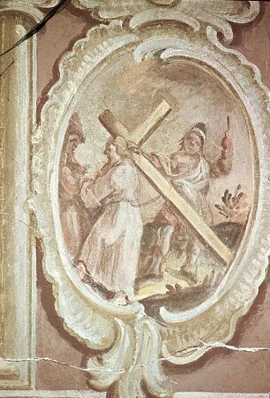 Rechtes unteres Medaillon: Der für uns das schwere Kreuz getragen hat
