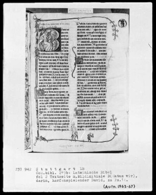 Lateinische Bibel, drei Bände — Initiale B (eatus vir) mit harfespielendem David, Folio 2recto