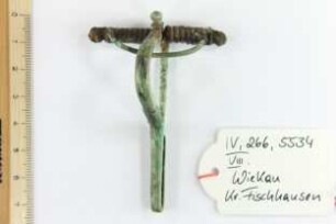 Fibel mit umgeschlagenem Fuß