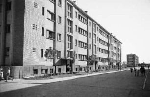 Bukarest? Viergeschossiger Wohnblock