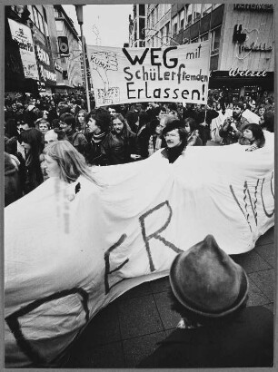 Demonstration "Recht auf Arbeit und Bildung", 10. Dezember 1977 in Essen
