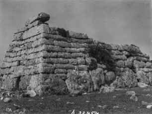 Naveta des Tudons : Ruine einer prähistorischen Grablege bei Ciutadella