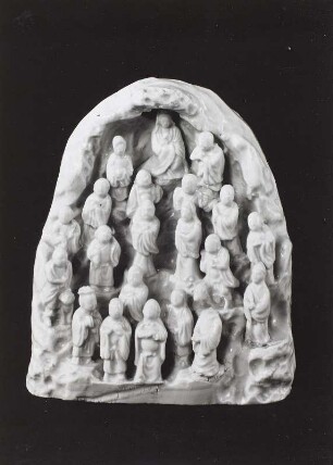 Grotte mit buddhistischen Heiligen