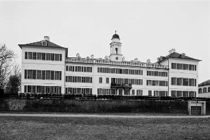 Schloss und Schlosspark; Offenbach, Rumpenheimer Schloßgasse 9, Biebernseeweg 32A, Clara-Grein-Straße (L 110) , Der Schloßgarten , Die Tannen , Im vorderen Mühler , Rumpenheimer Schloßgasse 10, Rumpenheimer Schloßgasse 11, Rumpenheimer Schloßgasse 12, Rumpenheimer Schloßgasse 13, Rumpenheimer Schloßgasse 13A, Rumpenheimer Schloßgasse 14, Rumpenheimer Schloßgasse 14A, Rumpenheimer Schloßgasse 15, Rumpenheimer Schloßgasse 16, Rumpenheimer Schloßgasse 17, Rumpenheimer Schloßgasse 18, Rumpenheimer Schloßgasse 19