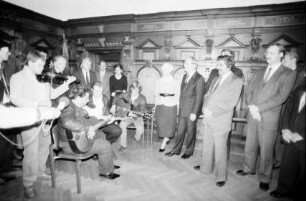 Freiburg: Rathaus, Gratulationskur, 60. Geburtstag Bürgermeister Berthold Kiefer