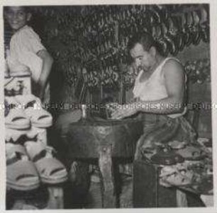 Tunis, Im Souk der Schuhmacher