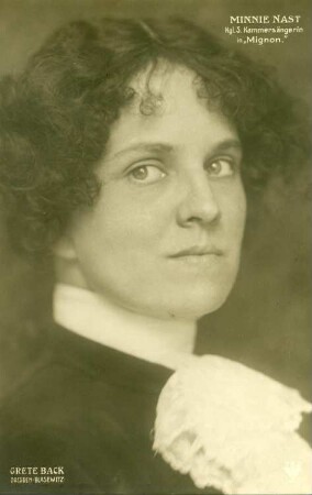 Minnie Nast als Mignon : Minnie Nast als Mignon in der gleichnamigen Oper von Ambroise Thomas. Königliche Hofoper Dresden, um 1910. Fotografie (Weltpostkarte) von Grete Back