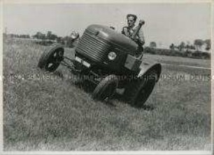 Schlepper "Steyr Typ 180" auf dem Feld