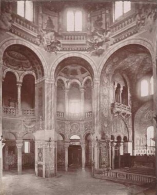 Innenansicht der Basilika San Vitale in Ravenna