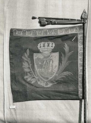 Fahne des 3. Infanterie-Regiments Nummer 102, I. Bataillon : Fahne des 3. Infanterie-Regiments Nummer 102, I. Bataillon. Rückseite. Dresden: Armeemuseum