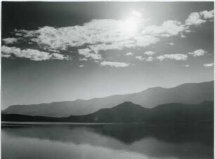 See im Hohen Atlas : Ein Bergsee im Hohen Atlas im südlichen Marokko.