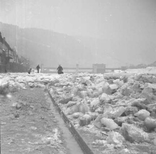 Eisgang Unterwasser Staustufe Hirschhorn