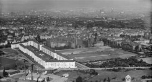 Dresden-Südvorstadt. Blick über die Nöthnitzer Straße und die Südvorstadt zum Stadtzentrum