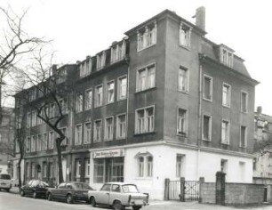 Dresden-Pieschen, Maxim-Gorki-Straße 85/87. Doppelwohnhaus mit Ladeneinbauten (um 1900). Straßenansicht