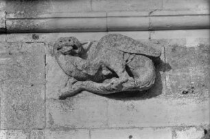 Zwickelfüllung: Drache