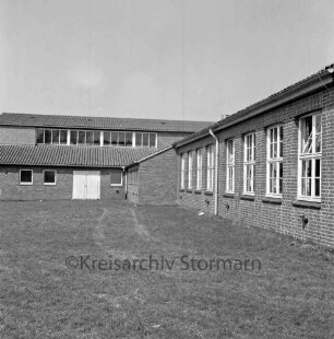Volksschule: Hamburger Straße: Erweiterungsbau mit Turnhalle