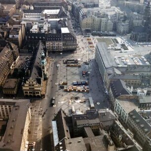 Marktplatz von Leipzig : Blickrichtung Süden zur Petersstraße