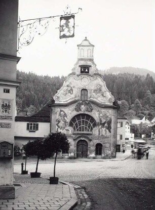 Spitalkirche Hl. Geist : Blick vom "Gasthaus zum Löwen" zur Spitalkirche Heiliger-Geist (1748-1750) und zur Lechbrücke