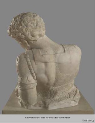 Grabmal des Mario Nari : Liegefigur des Mario Nari