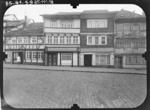 Nordhausen, Altendorf. Wohnhäuser mit Läden. Straßenfront