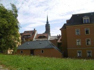 Bautzen: Blick unterhalb der Ortenburg über die Dachlandschaft mit Turm des Domes St. Petri
