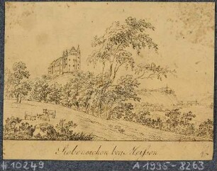 Das Schloss Siebeneichen (Meißen-Siebeneichen) über der Elbe von Südosten, im Hintergrund Meißen