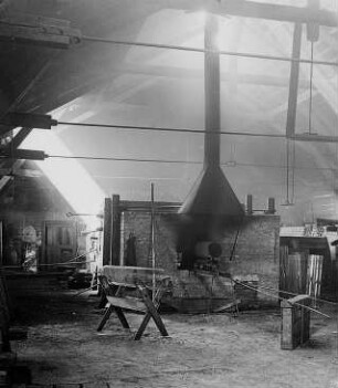 Erwärmen der Walze : Technikgeschichte | Technologie | Glasfabrikation | Tafelglas | auf rheinische Art