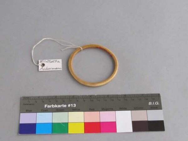 Armring aus Elfenbein