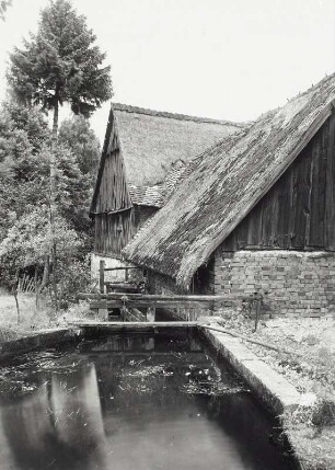 Zeißholz, Wassermühle : Zeißholz. Wassermühle. Ansicht von Südosten (über das Wehr)