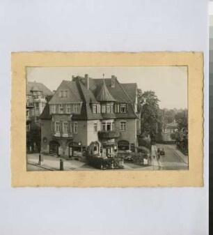 Wohnhaus mit Café und Conditorei Bleicher