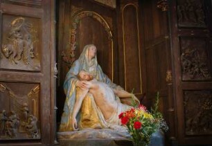 Frankreich. Bretagne. Finistere. Berven. Notre Dame de Berven. 16 Jahrhundert. Verschliessbarer Seitenaltar. Pieta