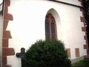 Turm - Basis Ost mit gotischem Fenster