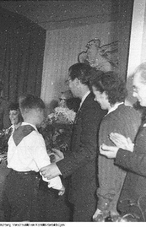 C. Caden, Heldin der Arbeit, Dr. Johannes Friedrich Rogge, Hebestreit, Ingeborg Ottmann, Oktober 1952 & Dresden, Kundgebung des Kreisfriedenskomitee am Gaswerk Reick, Büste, Oktober 1952
