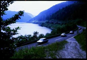 Sylvenstein-Stausee: Sylvenstein-Stausee der oberen Isar, Uferstraße