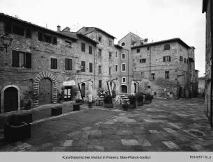 Piazza Canonica, Colle di Val d'Elsa