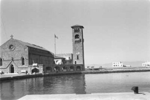 Evangelismos Kirche : Die Evangelismos Kirche im Mandraki-Hafen.