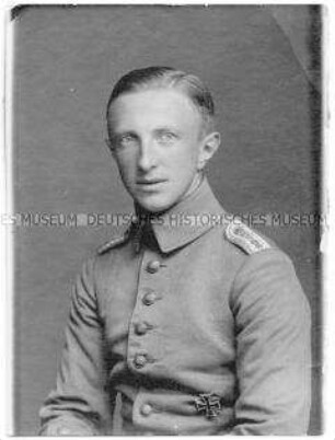Porträt in Uniform aus der Zeit des 1. Weltkrieges - Personenkonvolut