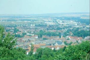 Blick auf Arnstadt vom Alteburg-Turm in Richtung Ichtershausen
