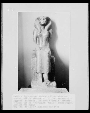 Sitzstatue der Nofret, Gattin Sesostris' II.