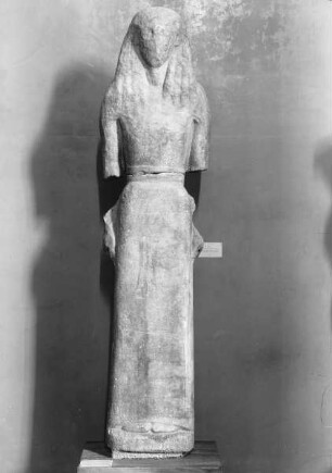 Statue der Artemis, Weihgeschenk der Nikandra aus Naxos