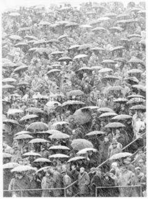 Bei Regen im Sportstadion