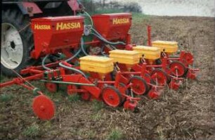 Fotografie: Sätechnik, Einzelkornsaat, Mais, Direktsaat, Pneumatische Einzelkornsämaschine (Saugluftprinzip), Reihendüngung