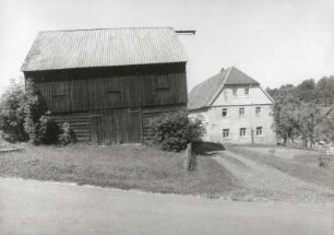 Hermsgrün-Wohlbach, Obere Dorfstraße 38. Vierseithof