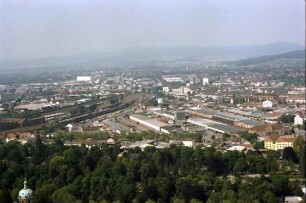 Freiburg: Güterbahnhof, Vordergrund Friedhof